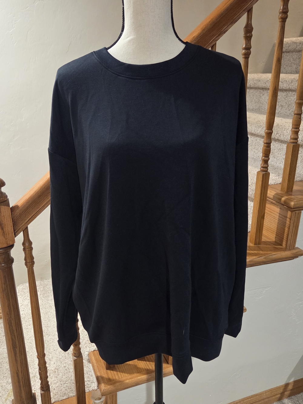 Mondetta Black Crewneck Sweatshirt